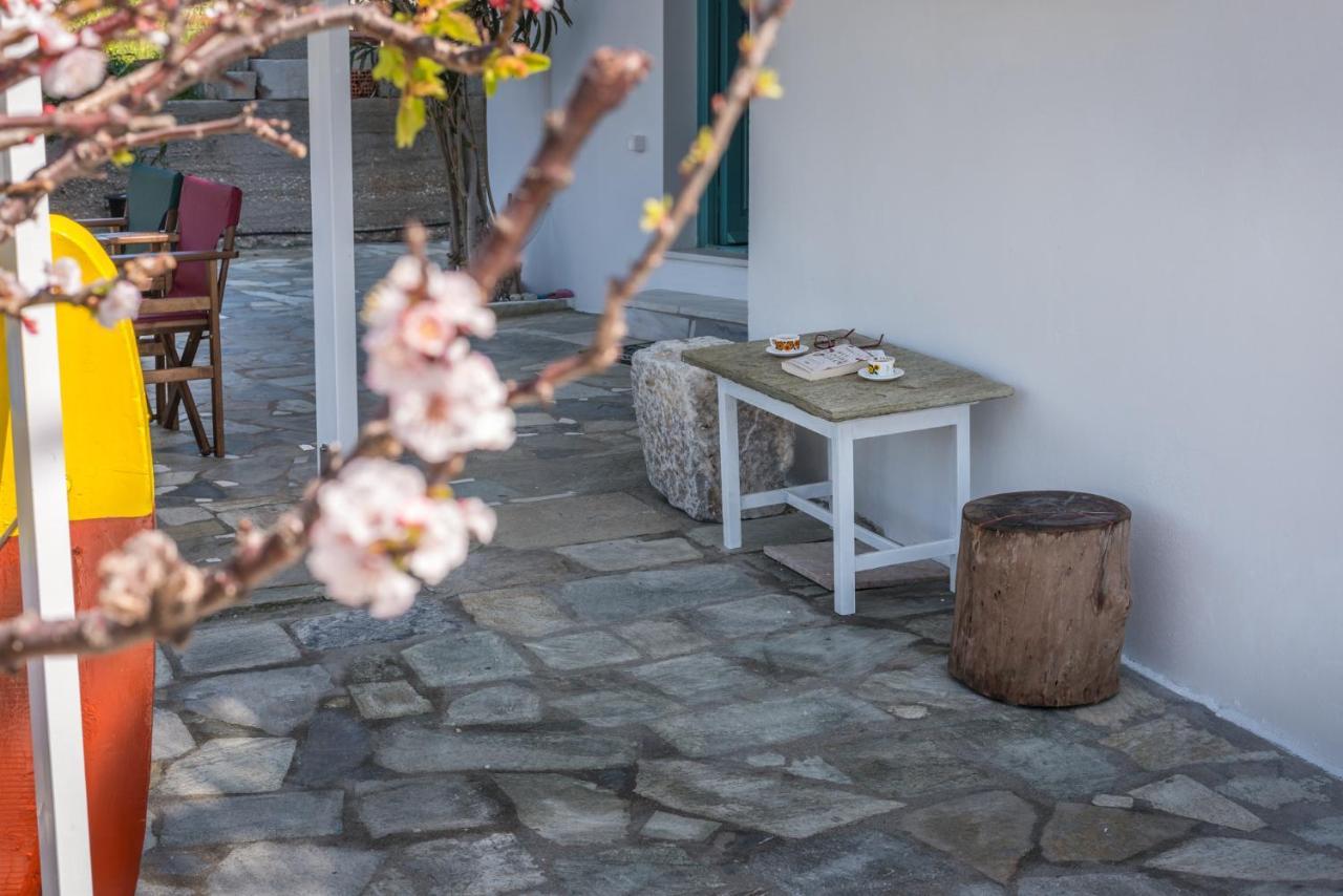 Wood And Stone Apartment Adamantas Exterior photo